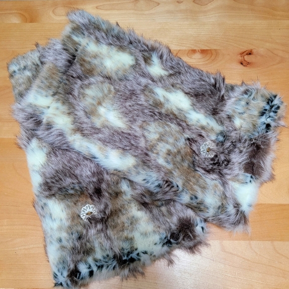 HUGGRZ | Faux Fur Boot Wraps - Picture 1 of 3